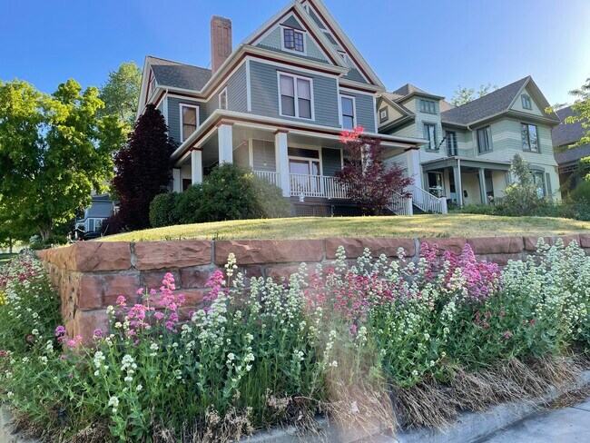 Foto del edificio - 1103 E 3rd Ave