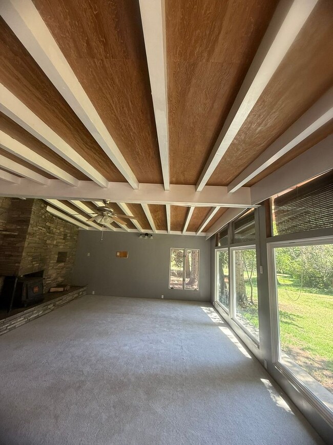 Foto del edificio - 9 Elkhorn Ln
