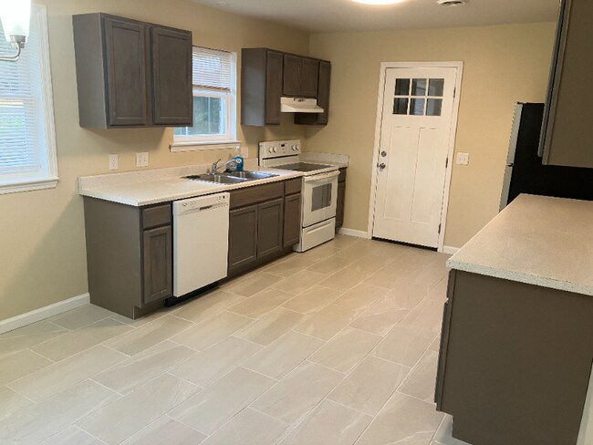 Building Photo - 209 Antoinette Dr