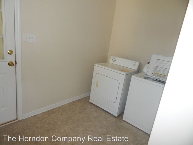 Building Photo - 3 br, 2 bath House - 221 Pecan Street