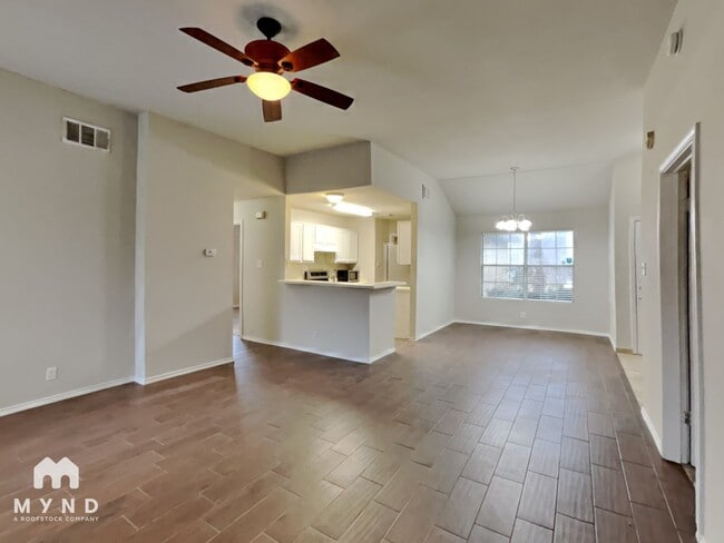 Building Photo - 6204 Duchess Dr