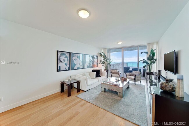 Foto del edificio - 6899 Collins Ave