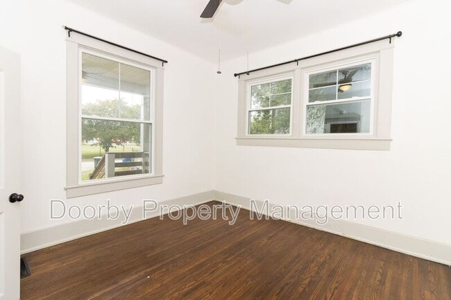 Foto del edificio - 2304 Chamberlain Ave.