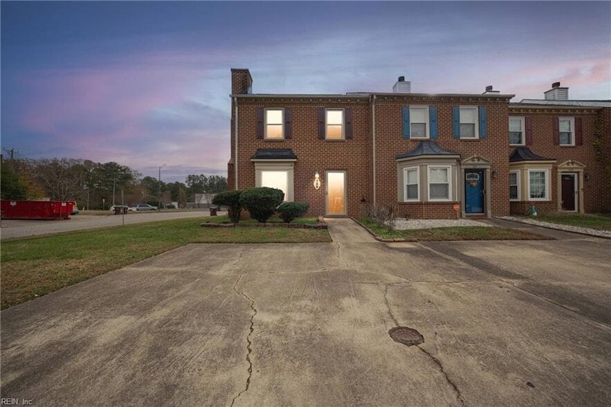 Foto principal - 725 Mill Landing Rd