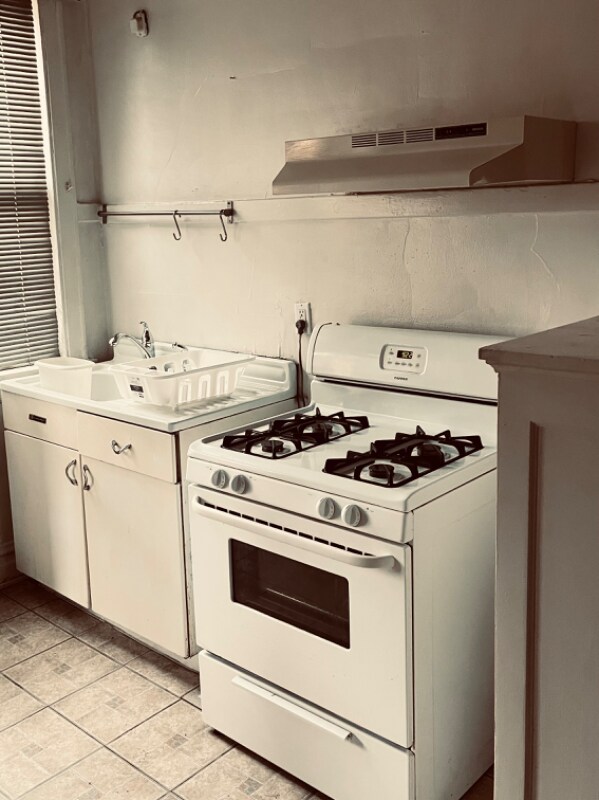Primary Photo - 5907 W Arthington St
