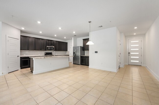 Building Photo - IMMEDIATE MOVE-IN: 2018 Built 3 BD / 2.5 B...