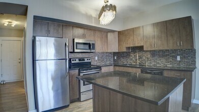 Building Photo - 10518-10113 113 St