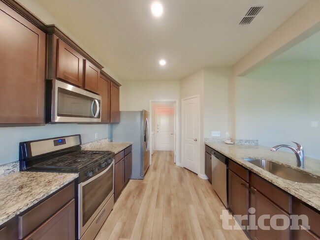 Foto del edificio - 3109 Chillingham Dr