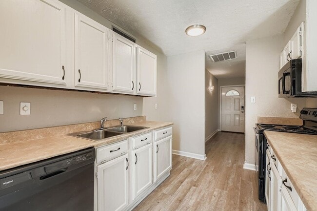 Building Photo - 226 Tara Plantation Dr