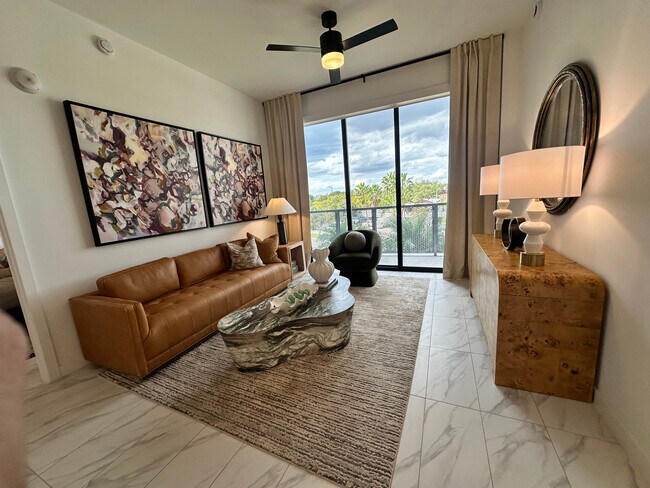 Foto del edificio - 16950 W Dixie Hwy