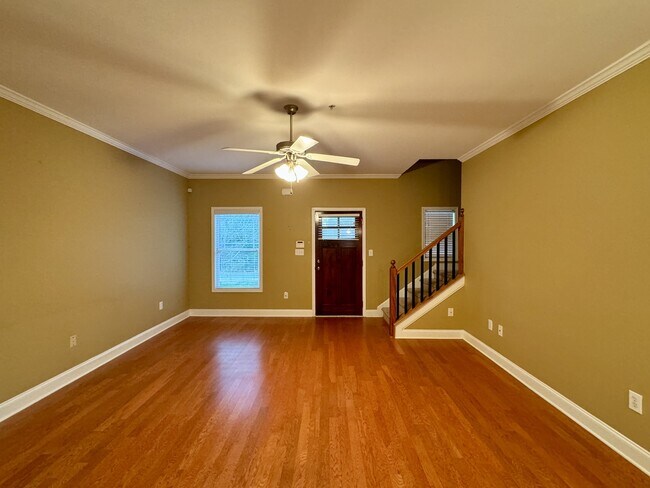 Foto del edificio - 409 Whitehall Rd