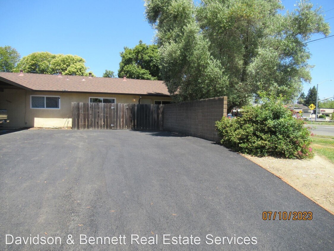 Primary Photo - 2 br, 1 bath House - 3985 Dunhill