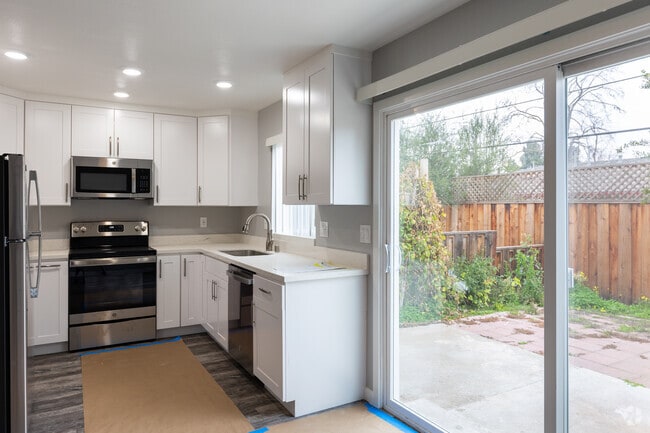 2BR, 1.5BA - The Orchard at Sunnyvale
