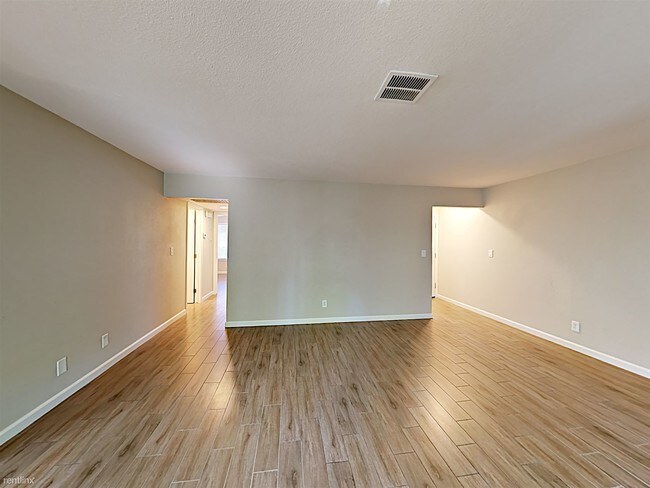 Building Photo - 2336 Villanova Cir