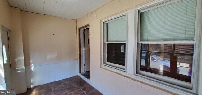 Foto del edificio - 4737 Oakmont St