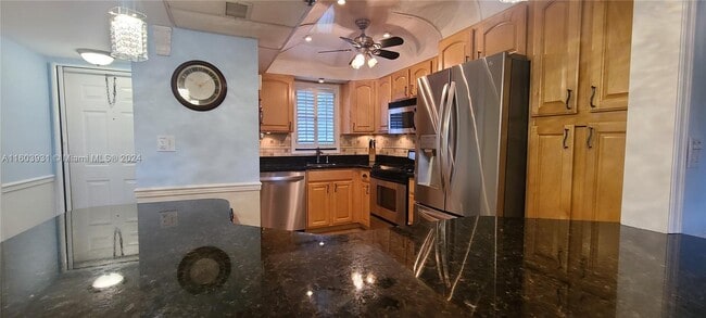 Building Photo - 3300 W Rolling Hills Cir