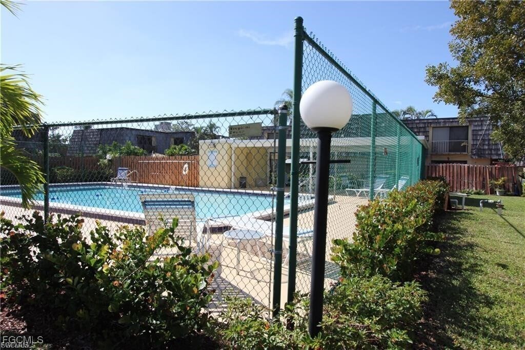 Primary Photo - 1715 Park Meadows Dr