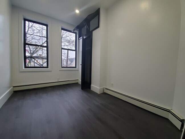 Building Photo - 182 Ocean Ave