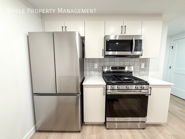 Photo du bâtiment - Modern 1 Beds, 1 Baths Basement/Lower | Av...