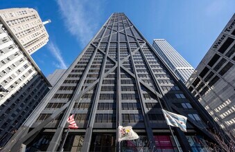 Building Photo - 175 E Delaware Pl