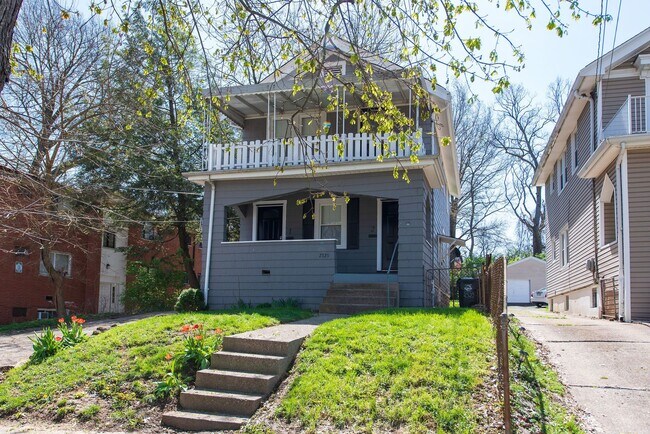 Foto del edificio - Duplex Home in Norwood