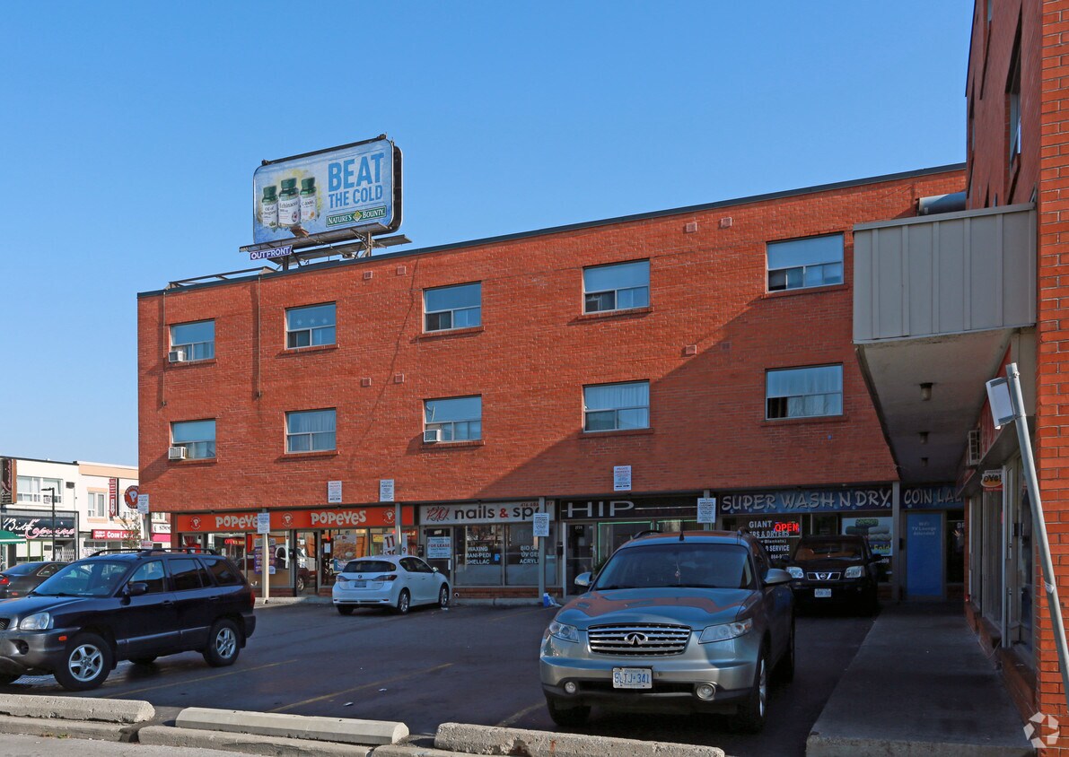 Photo du bâtiment - 2731-2749 Danforth Ave