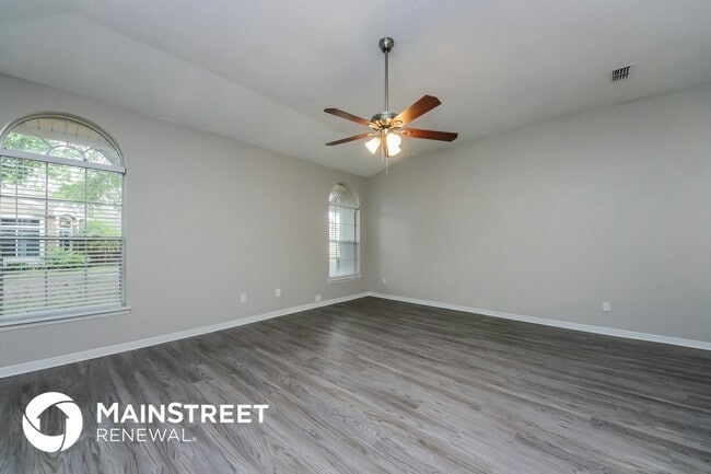 Building Photo - 305 Killington Way