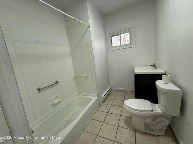 Building Photo - 375 Grove St