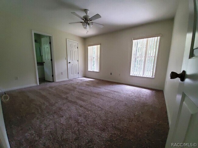 Foto del edificio - 3880 E Byrd St