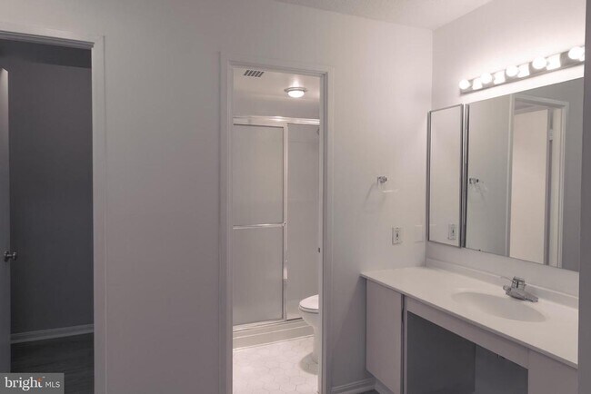 Foto del edificio - 205 Yoakum Pkwy