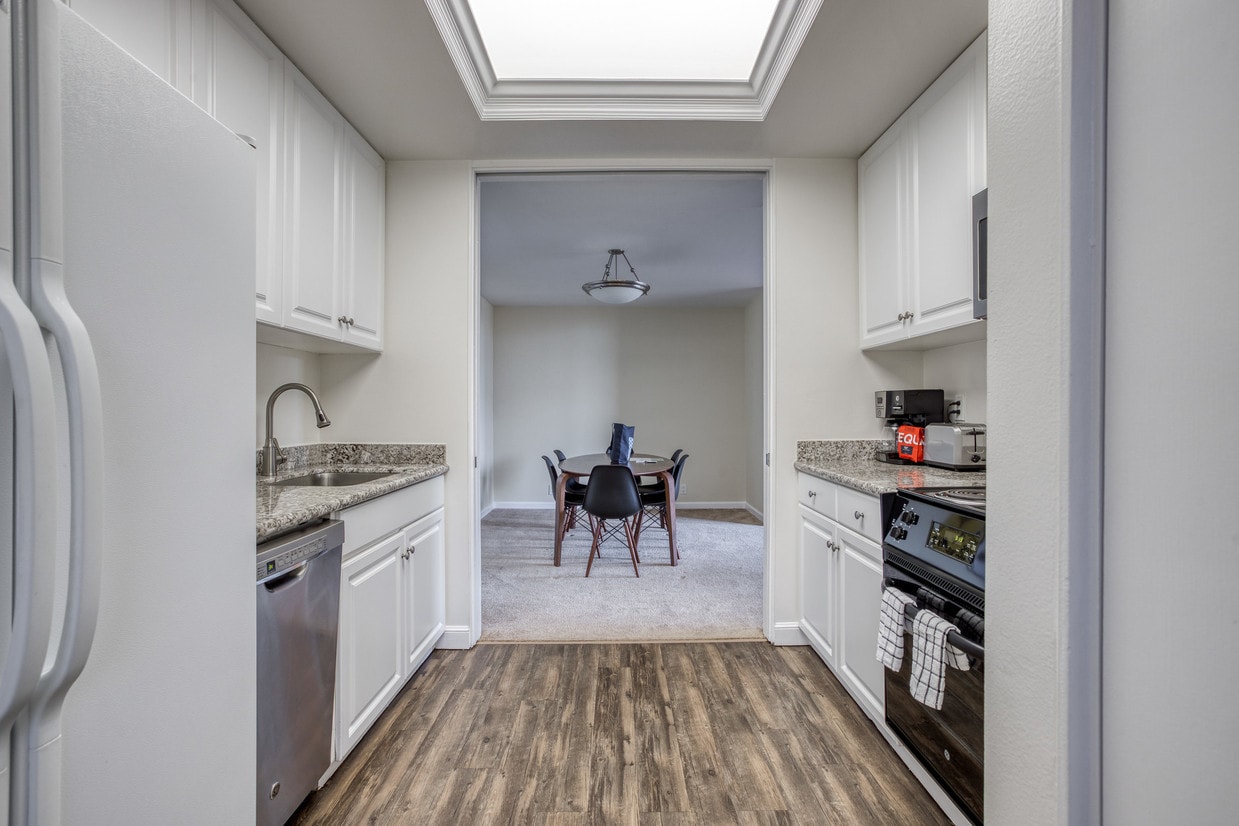 Foto principal - 1850 Sand Hill Rd