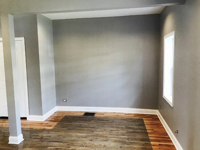 Foto del edificio - 10450-10452 S Maryland Ave