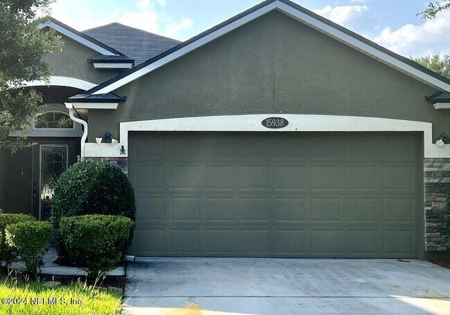 Building Photo - 15938 Bainebridge Dr