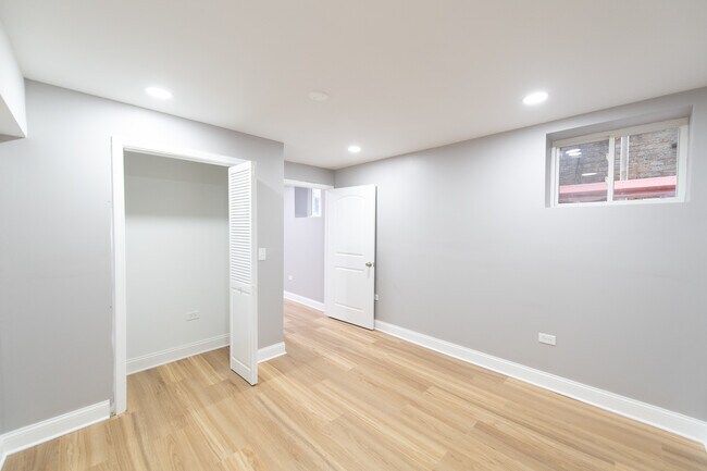 Foto del edificio - 1028 W Oakdale Ave