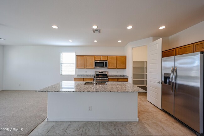 Building Photo - 17270 W Saddle Horn Trl