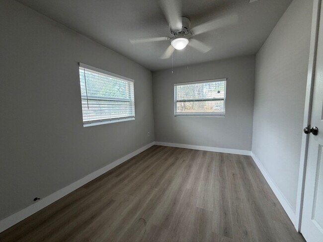 Foto del edificio - Updated 2BR/1BA Home – Modern Finishes – Gainesville, FL