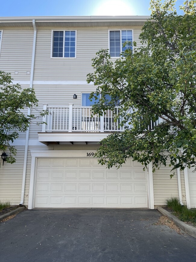 Building Photo - 1694 Sienna Ct