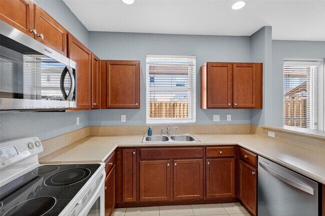 Building Photo - 14747 SW 25th Ln