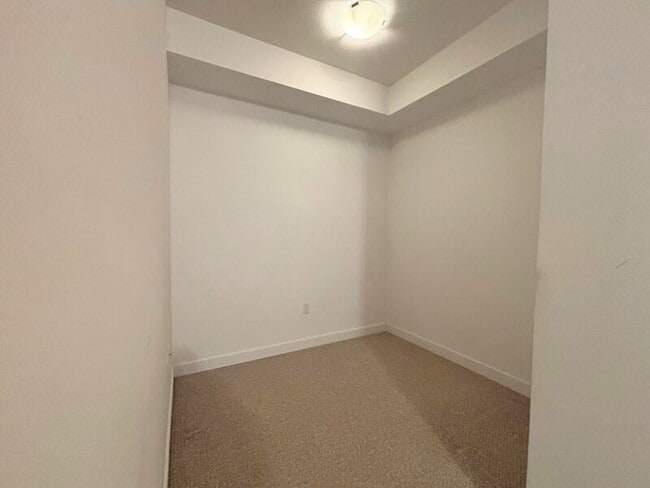 Building Photo - 125 Shoreview Pl