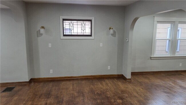 Foto del edificio - 68 Berwyn Ave