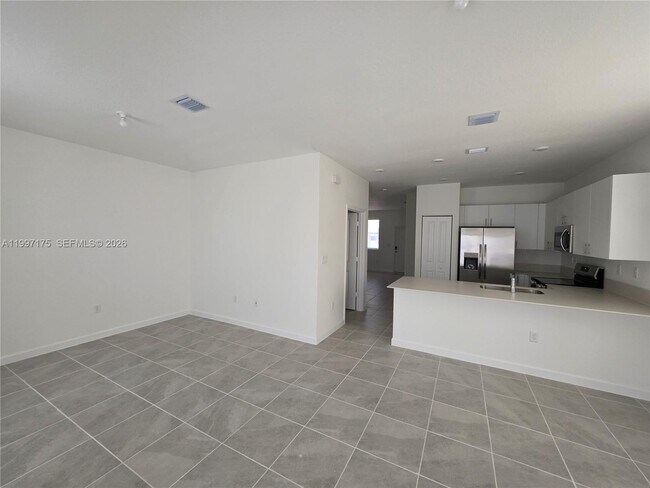 Foto del edificio - 2739 SE 25th Ave