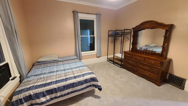 Photo - 824 Floyd St House