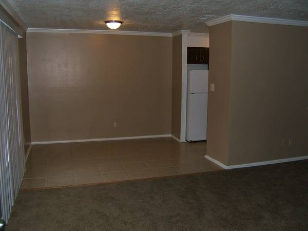 Foto del edificio - Bowmanor Garden Apartments
