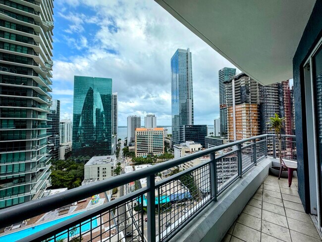 Foto del edificio - 60 SW 13th St