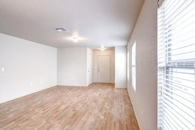 Building Photo - 7606 Cypress Vine