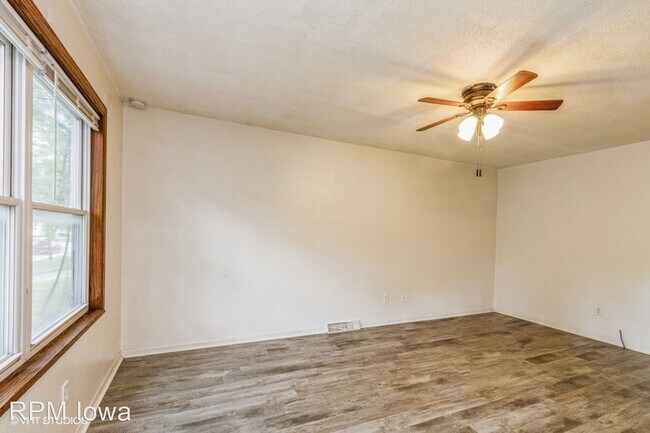 Building Photo - 3 br, 1 bath House - 1549 E Virginia Ave