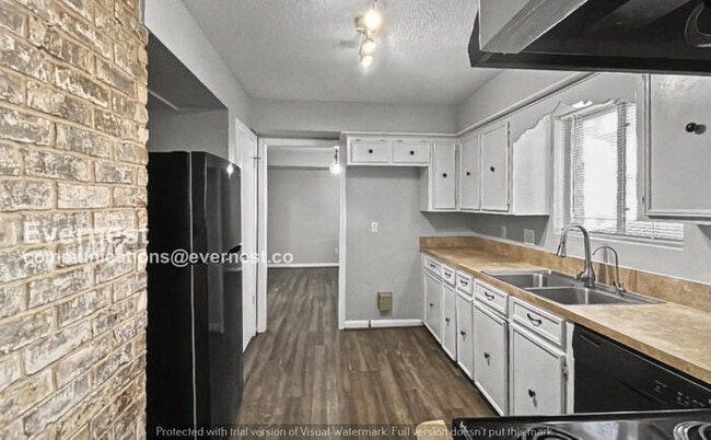 Building Photo - 14142 Burke Forest Dr