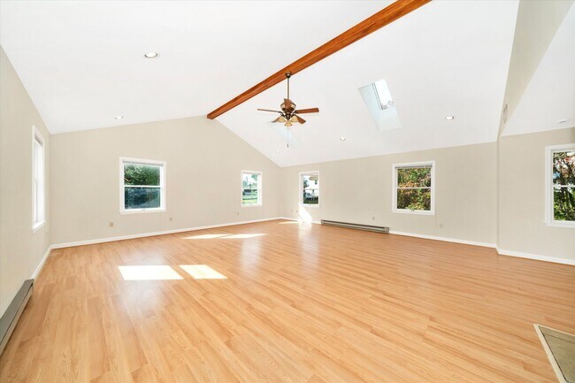 Building Photo - New Market Rental