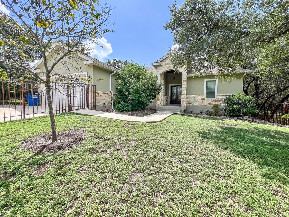 Foto principal - 1150 Fairway Dr