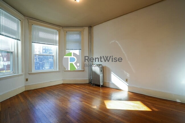 Building Photo - 11 Tetlow St